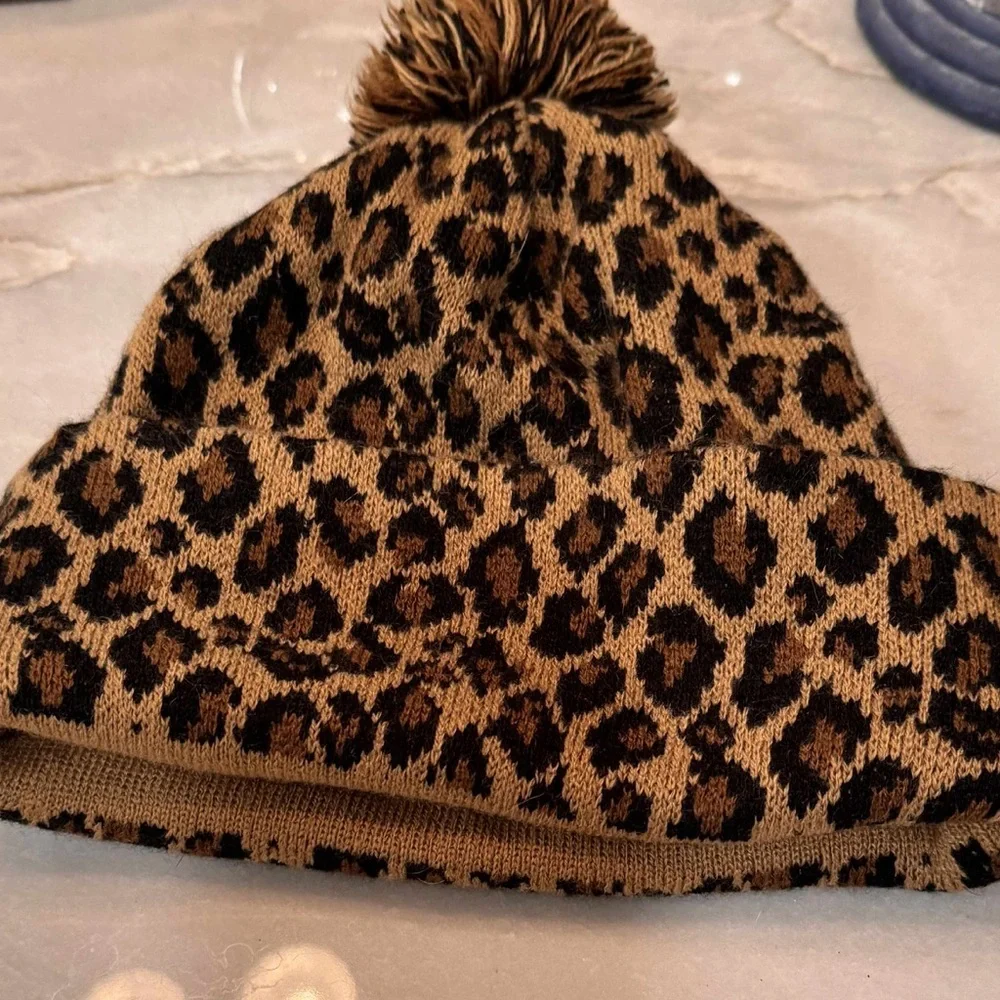 Leopard Print Pom-Pom Beanie Womens like-new